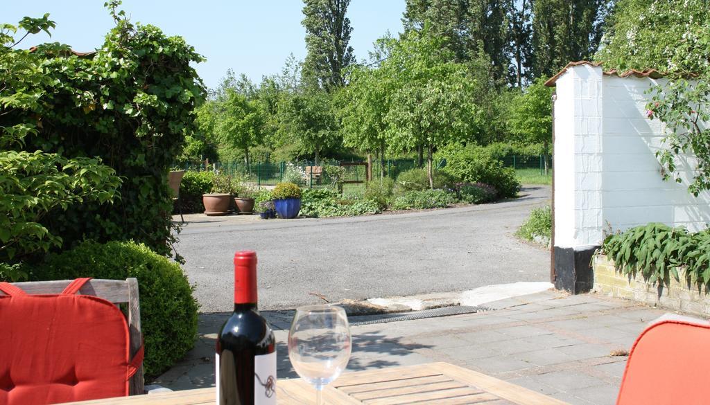 B&B 'T Wit Reigertje Oudenburg Εξωτερικό φωτογραφία